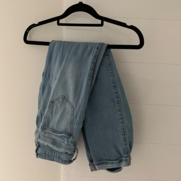 Hollister Mom Straight Leg Jeans Light Wash - Picture 1 of 2